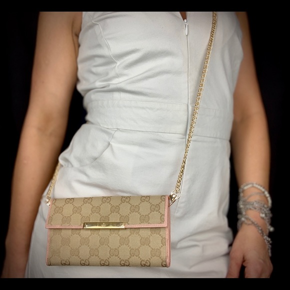 GUCCI GG Supreme Wallet on Chain - Picture 2 of 15